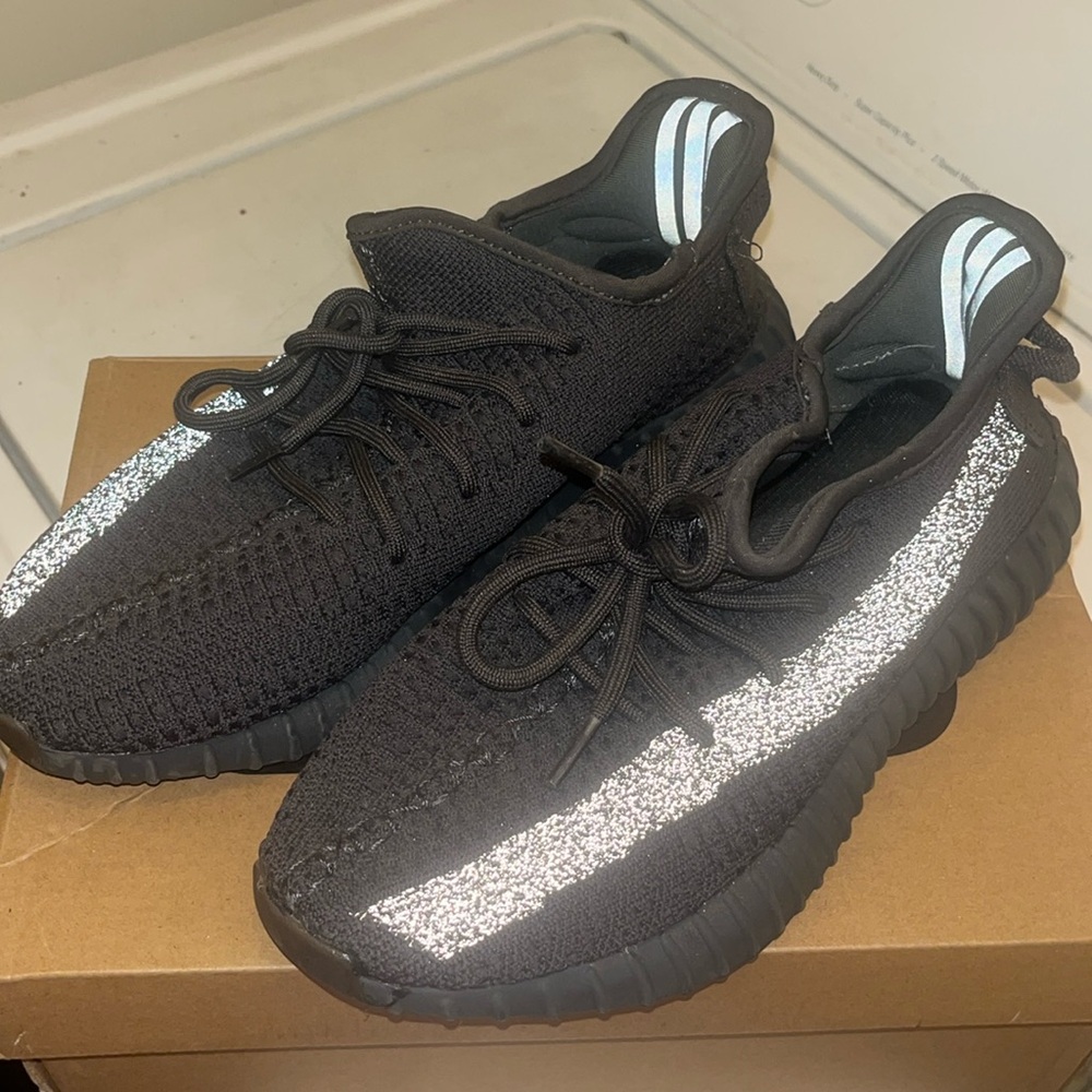 Yeezy Boost 350 V2